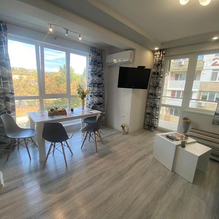 Уютен Нов Апартамент - Стара Загора С Две Спални Stara Zagora Exterior foto